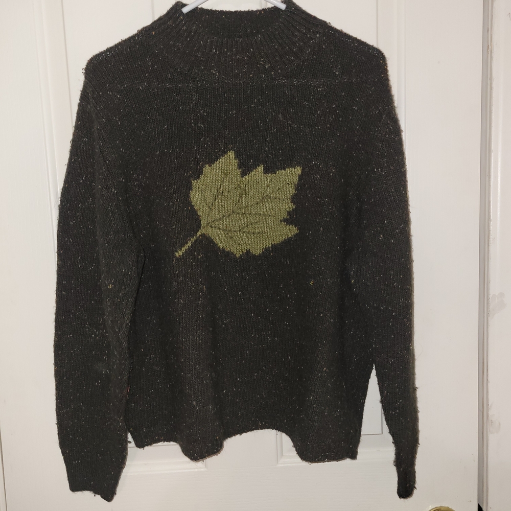 Leaf Design Crew Neck Sweater - Black